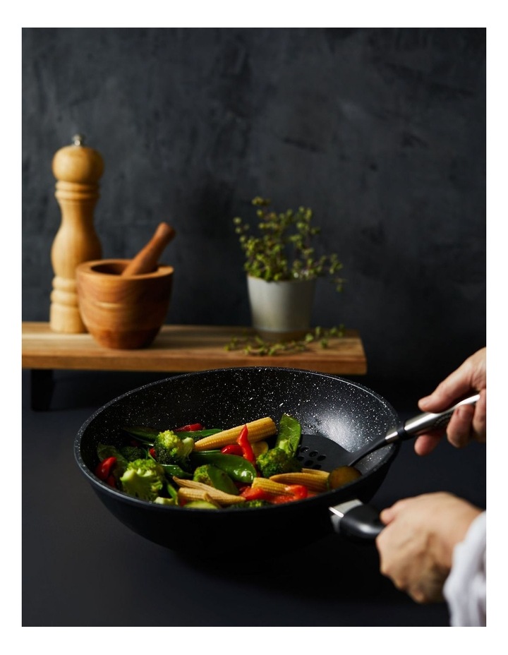 Baccarat STONE Wok With Lid 28cm in Grey image 5
