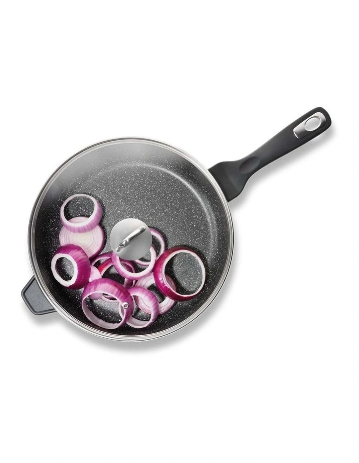 Baccarat Granite Chef Pan With Lid 28cm image 4