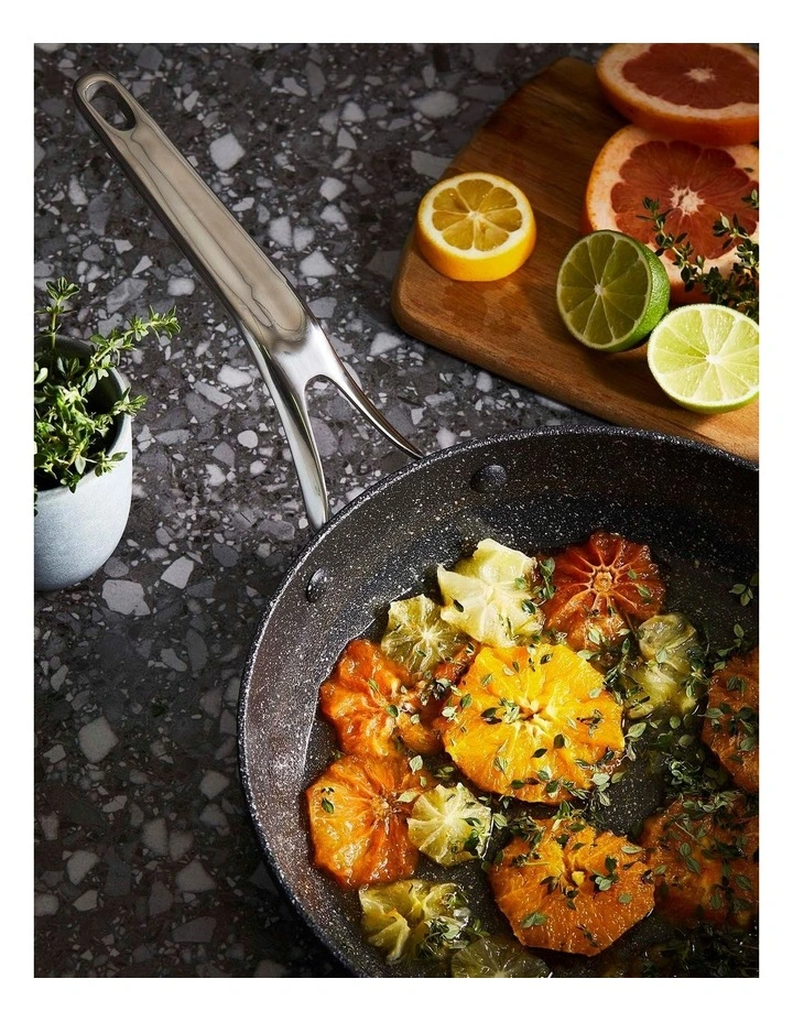 Baccarat ROCK Frypan 26cm in Grey image 5