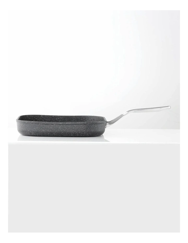 Baccarat Rock Grill Pan 28cm in Grey image 5