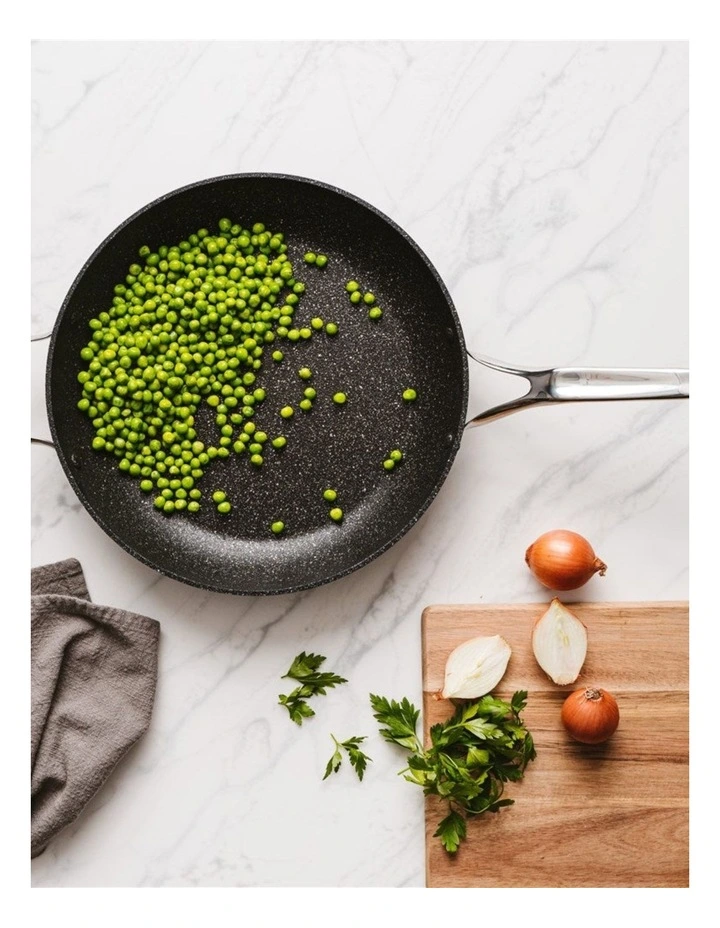 Baccarat Rock Frypan With Helper Handle 32cm image 2