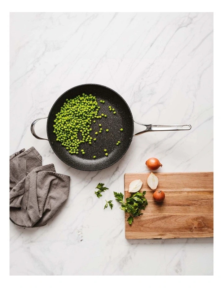 Baccarat Rock Frypan with Helper Handle 32cm in Grey image 6