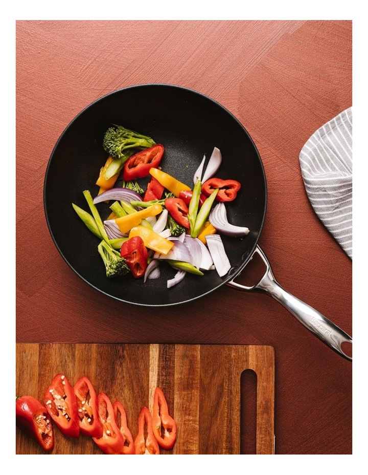 Baccarat iD3 Hard Anodised Stir Fry Pan 28cm in Black image 2