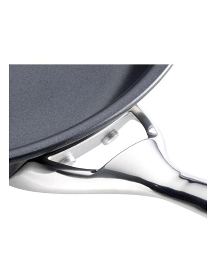Baccarat iD3 Hard Anodised Stir Fry Pan 28cm in Black image 3