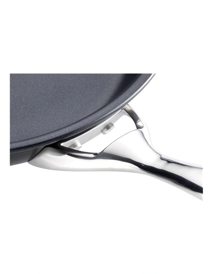 Baccarat iD3 Hard Anodised Stir Fry Pan 28cm in Black image 4