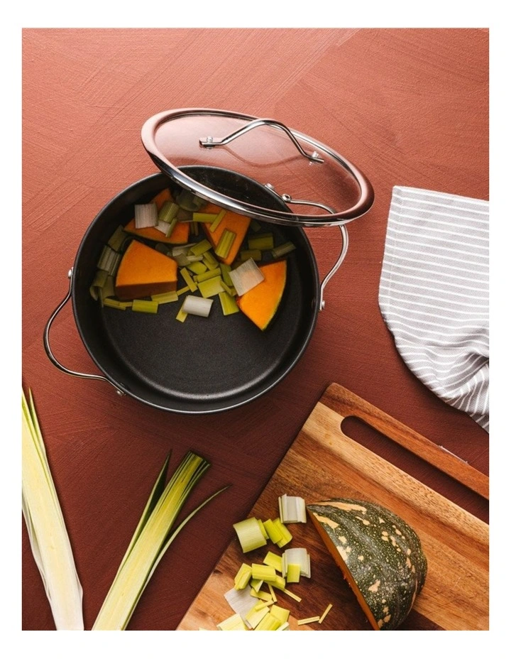 Baccarat iD3 Hard Anodised Non Stick Stockpot With Lid 24cm in Black image 5