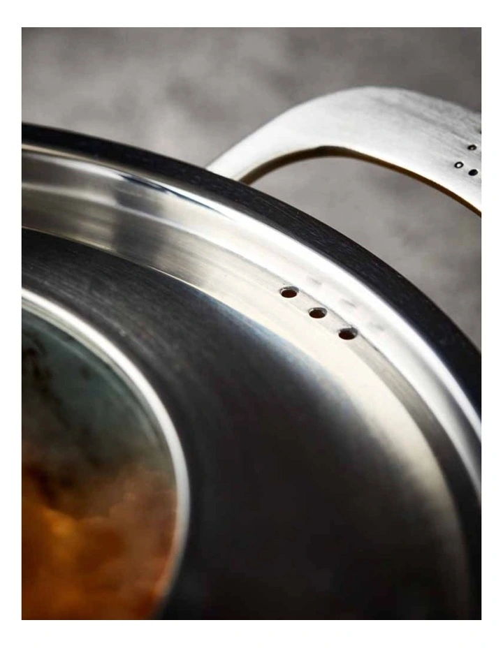 Baccarat iD3 Stainless Steel Sautepan With Lid 28x6cm in Silver image 6