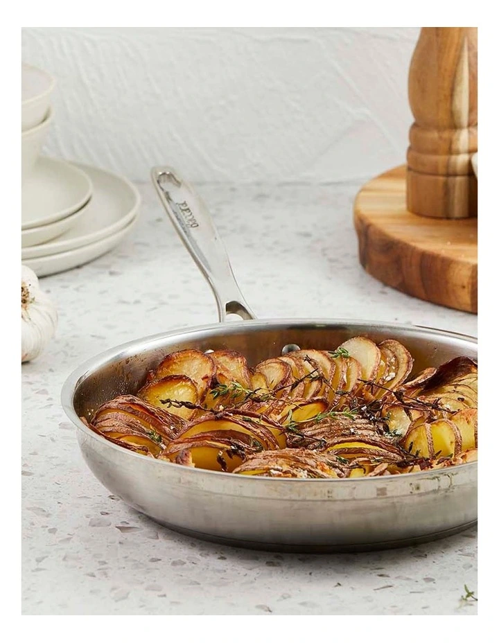 Baccarat iconiX Frypan 30cm in Silver image 6