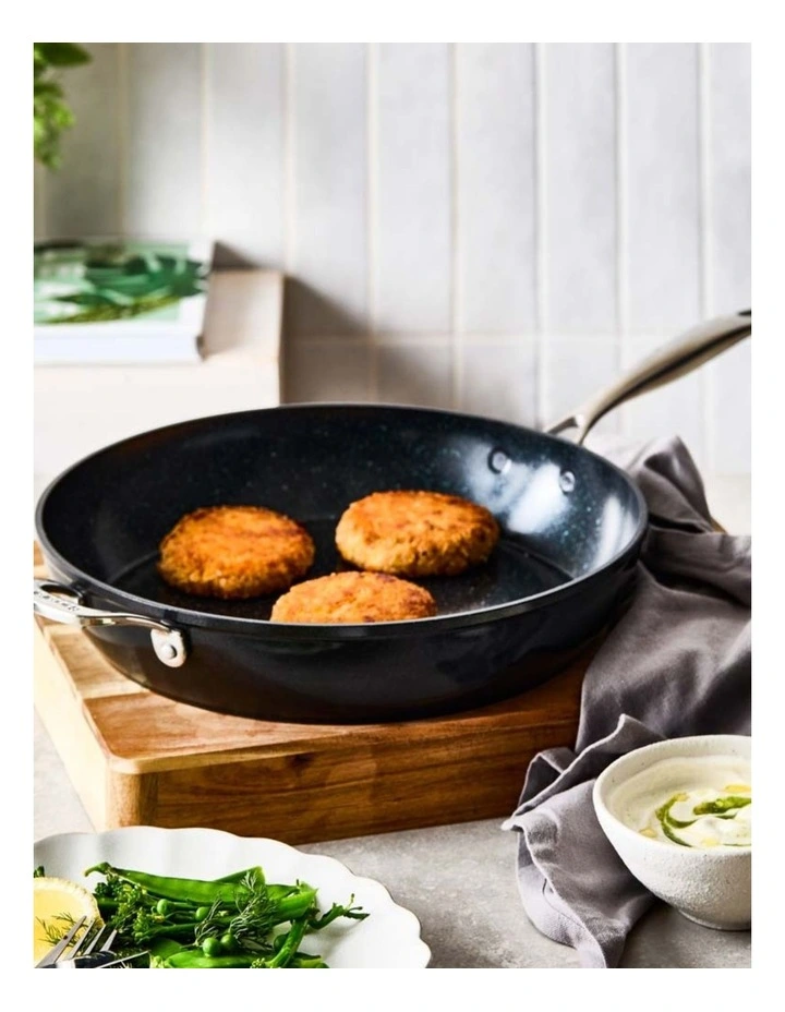 Baccarat Stone Frypan With Handle 32cm in Black image 4