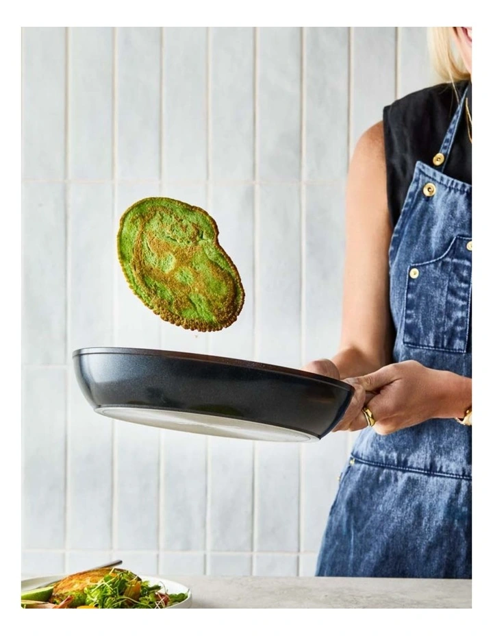 Baccarat Stone Frypan 26cm in Black image 7