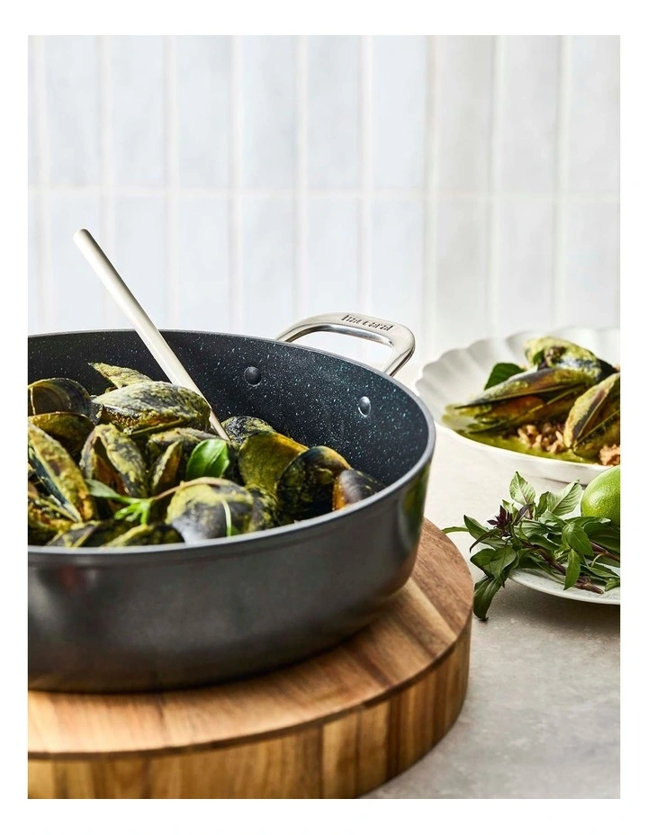 Baccarat GREEN STONE Ultimate Pan 32cm in Black image 5