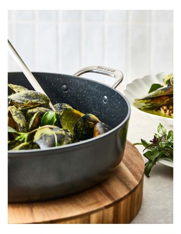 Baccarat Stone Ultimate Pan 32cm in Black image 5