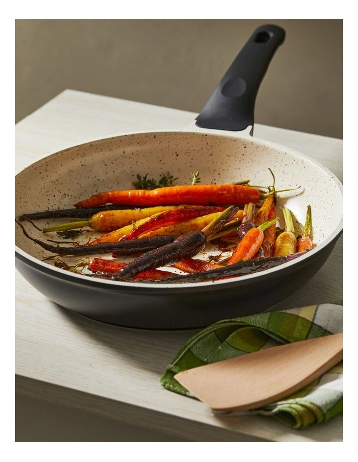 Baccarat Ceramix Frypan 28cm in Black image 4