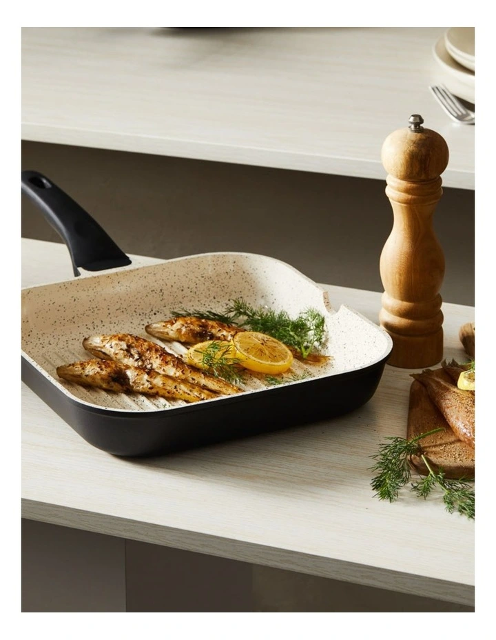 Baccarat Ceramix Grill Pan 28cm in Black image 3
