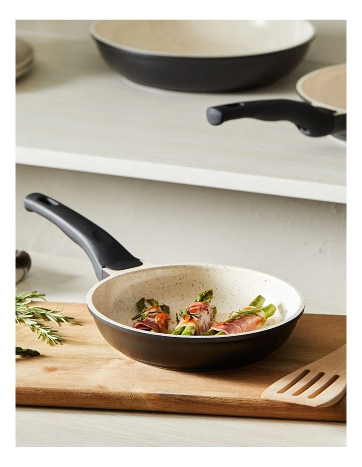 Baccarat Ceramix Frypan 20cm in Black image 3
