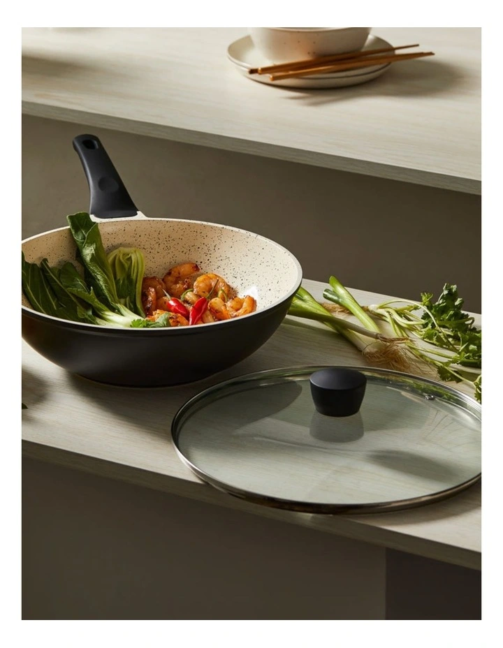 Baccarat Ceramix Stirfry 30cm in Black image 3