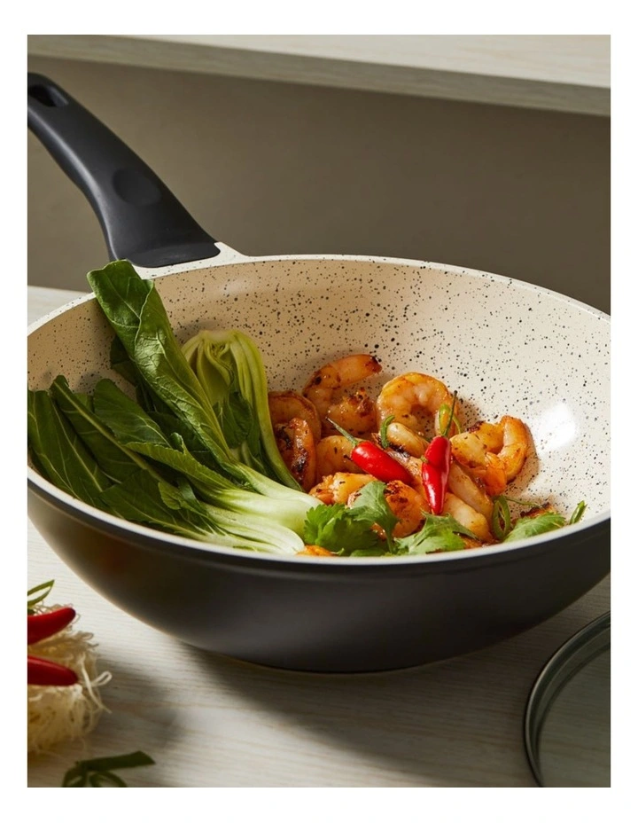 Baccarat Ceramix Stirfry 30cm in Black image 4