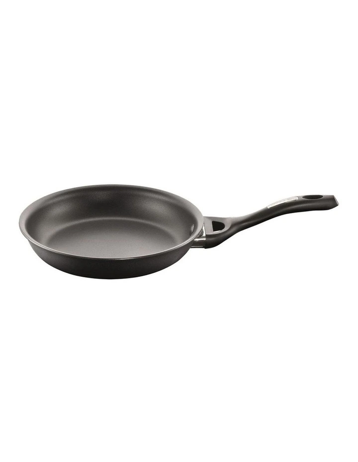 Baccarat iD3 CS Frypan With Bakelite Handle 20cm in Black image 1