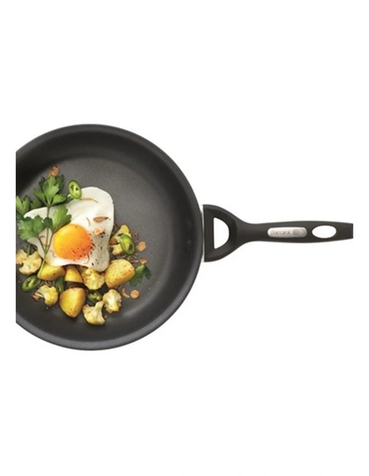 Baccarat iD3 CS Frypan With Bakelite Handle 20cm in Black image 2