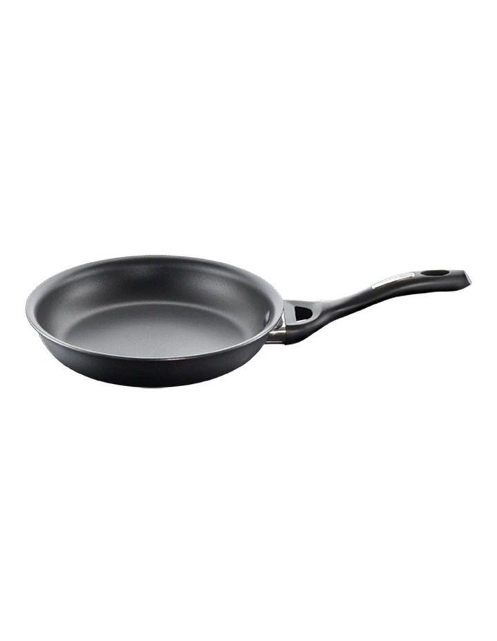 Baccarat iD3 CS Frypan With Bakelite Handle 30cm in Black image 1