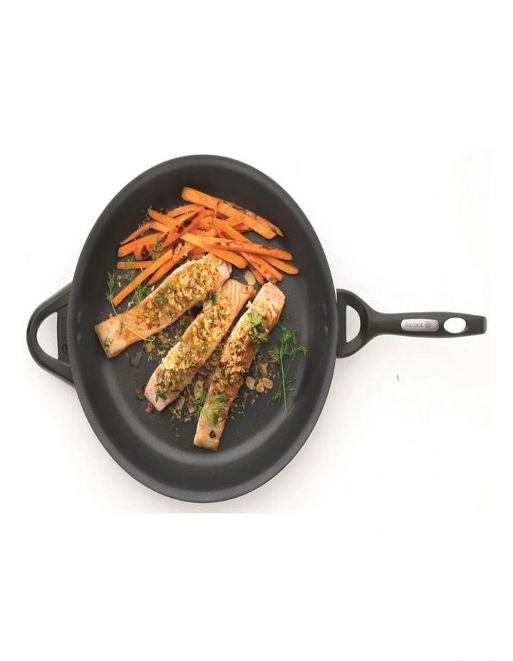 Baccarat iD3 Frypan With Bakelite Handle 32cm in Black image 1