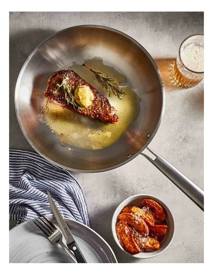 Baccarat Gourmet Frypan 28cm in Silver image 3