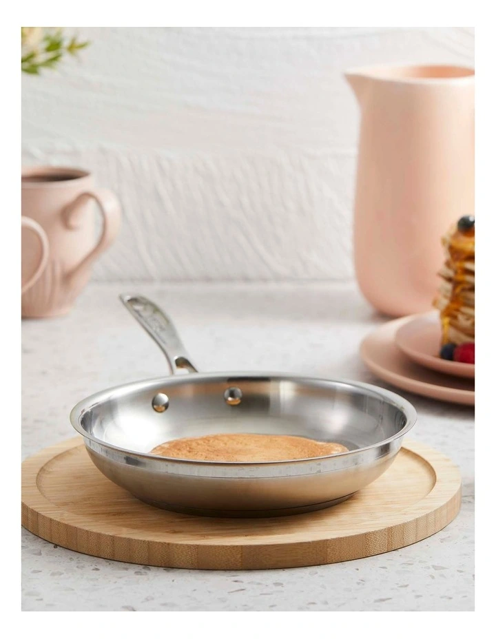 Baccarat iconiX Frypan 16cm in Silver image 5