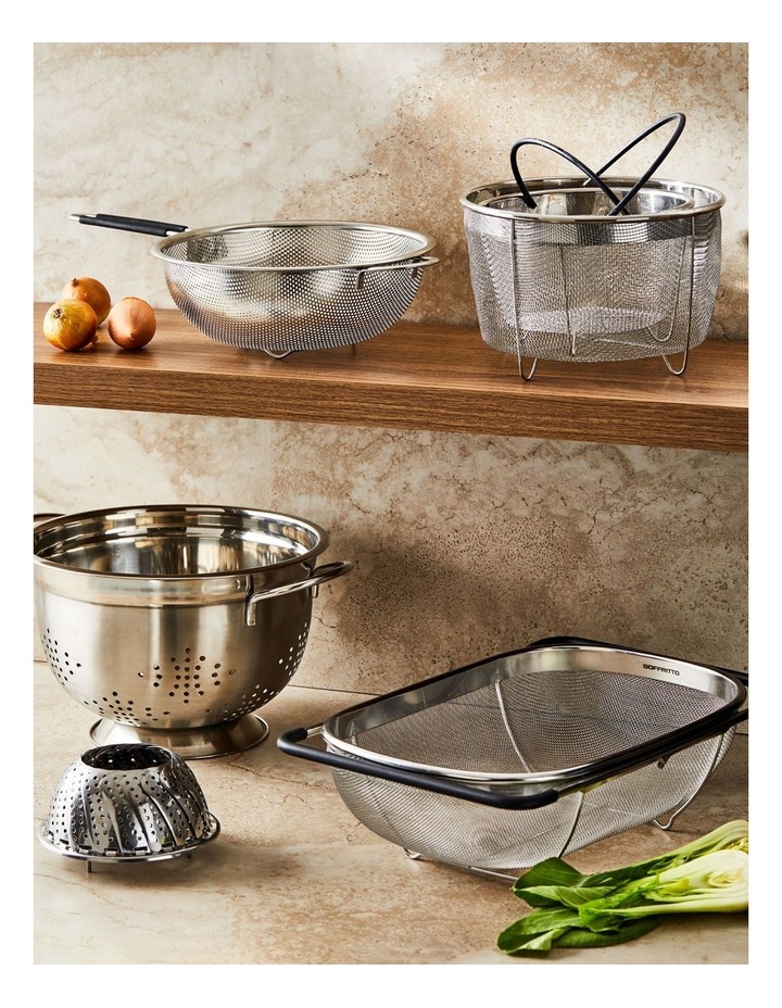 Soffritto A-Series Stainless Steel Hand Strainer 23.5cm in Silver image 2
