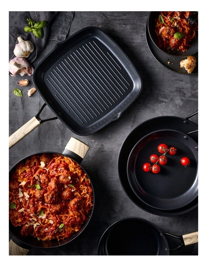 Baccarat Culinarix 5 Pieces Cookware Set in Black image 6