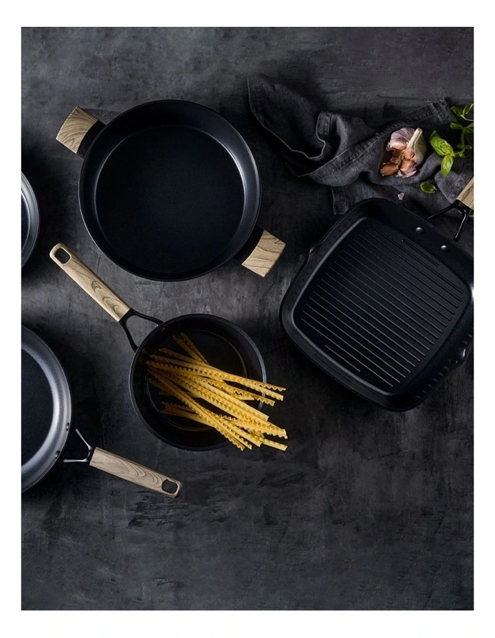 Baccarat Culinarix 5 Pieces Cookware Set in Black image 7