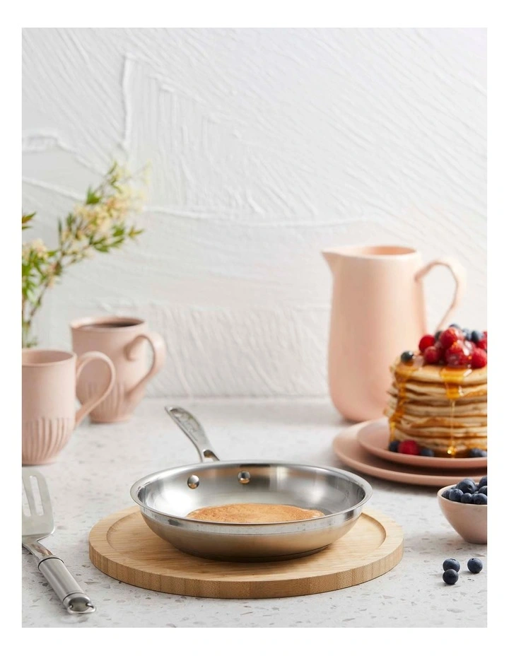 Baccarat iconiX Frypan Tri Pack 20cm, 24cm & 28cm in Silver image 5