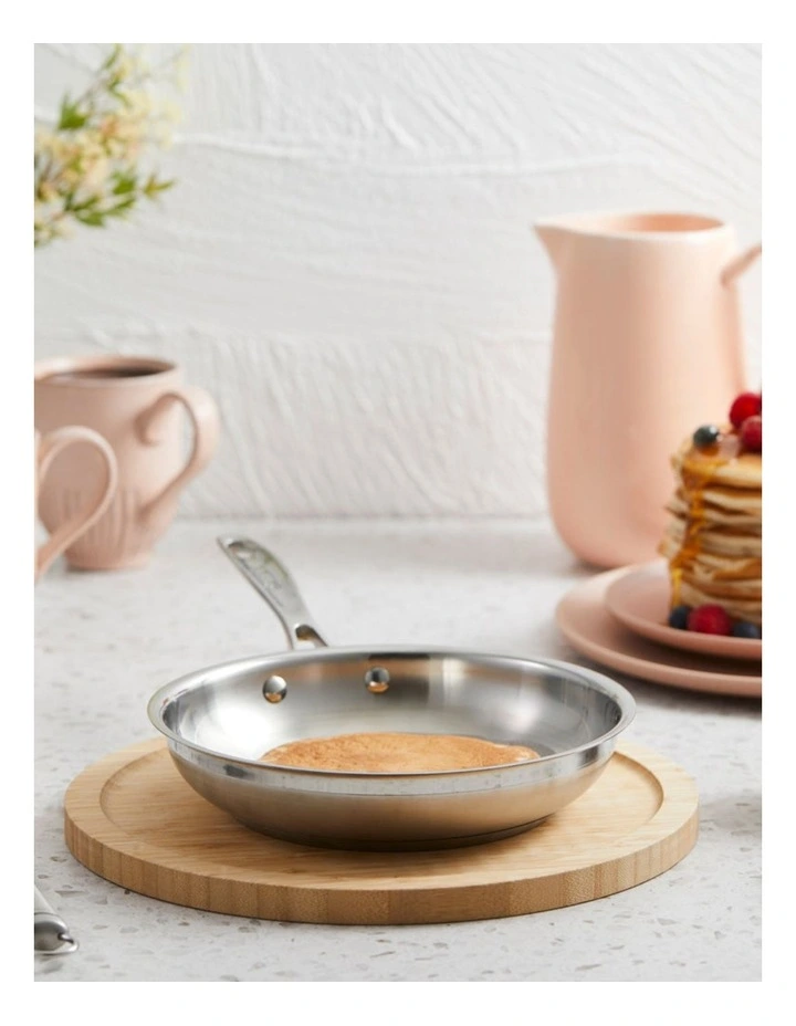Baccarat iconiX Frypan Twin Pack 20cm & 26cm in Silver image 3