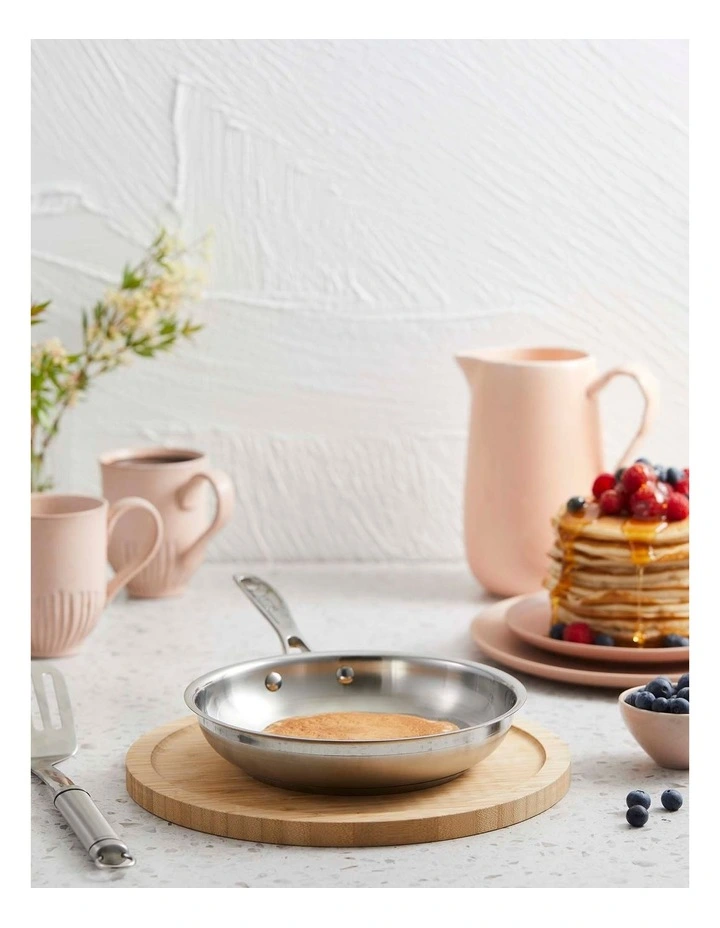 Baccarat iconiX Frypan Twin Pack 20cm & 26cm in Silver image 5