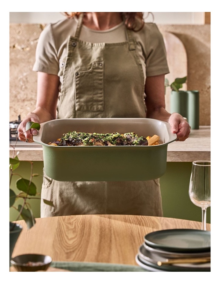 NOOK by Baccarat Roaster 34cm in Sage image 4