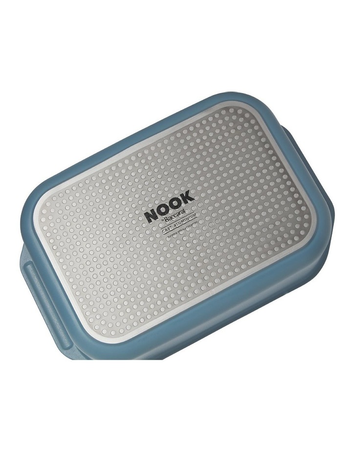 NOOK by Baccarat Roaster With Rack 34cm in Blue image 4