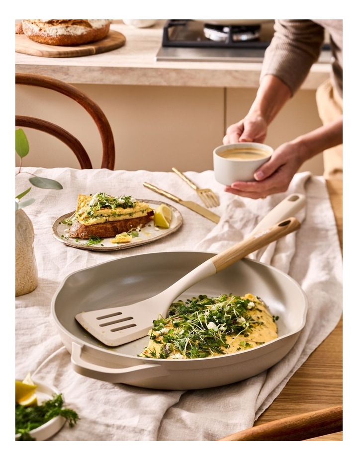 NOOK by Baccarat Frypan With Helper Handle 32cm in Cream image 4