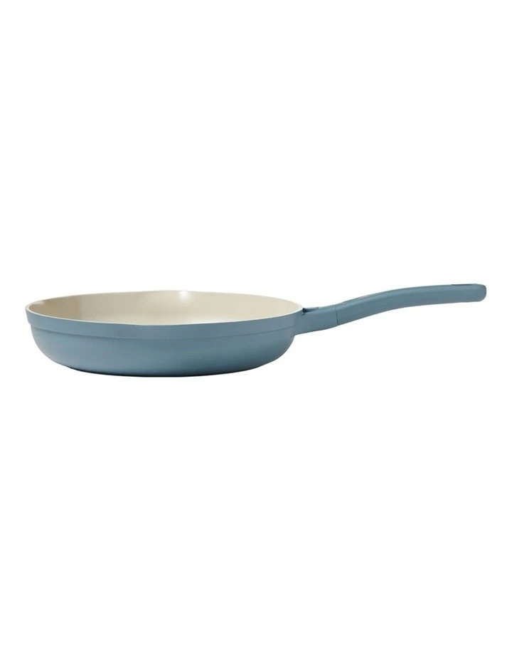 Baccarat Nook Saute Pan With Lid 30cm in Cream image 2