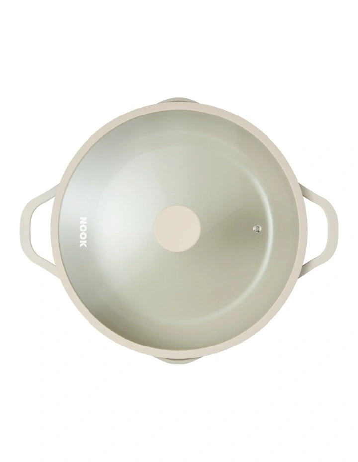 Baccarat Nook Saute Pan With Lid 30cm in Cream image 4