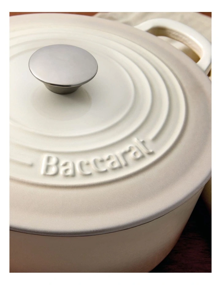 Baccarat Le Connoisseur Round French Oven 25cm 3.9L in Cream image 3