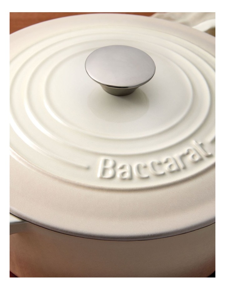 Baccarat Le Connoisseur Round French Oven 25cm 3.9L in Cream image 3
