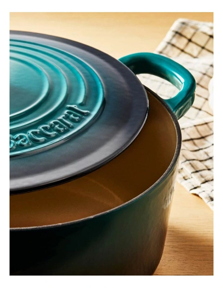 Baccarat Le Connoisseur Round French Oven 25cm 3.9L in Blue image 5