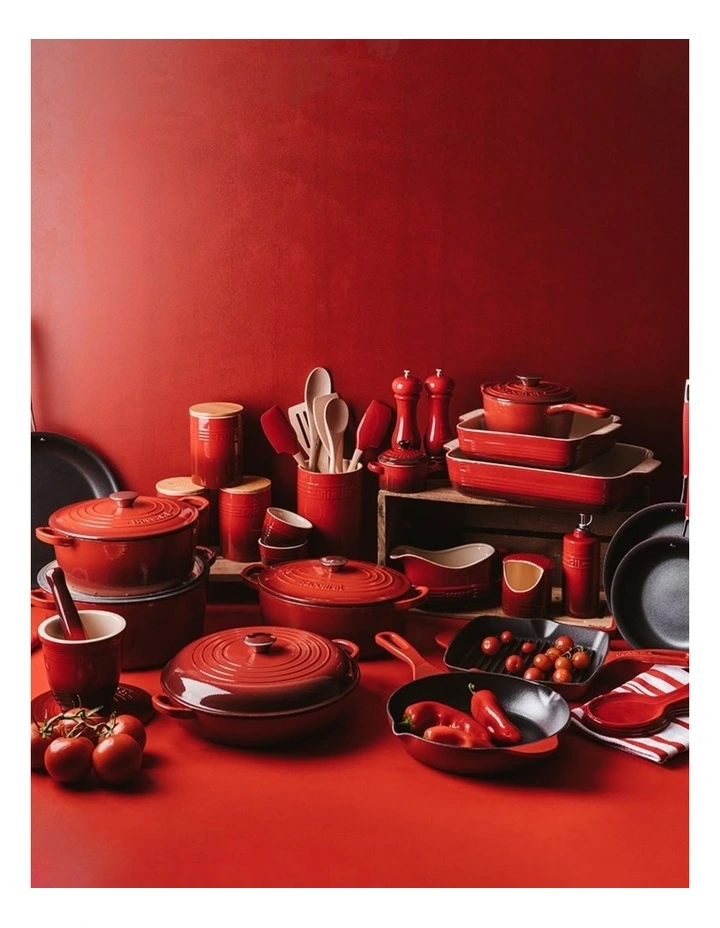 Baccarat Le Connoisseur Round French Oven 25cm 3.9L in Red image 4