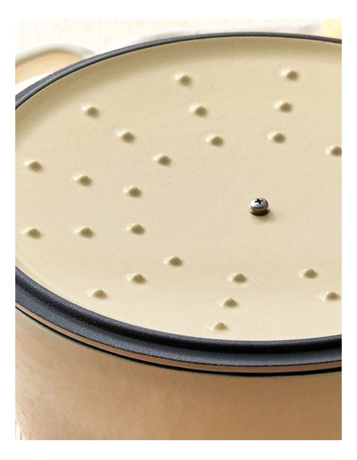 Baccarat Le Connoisseur Round French Oven 29cm 6.3L in Cream image 5