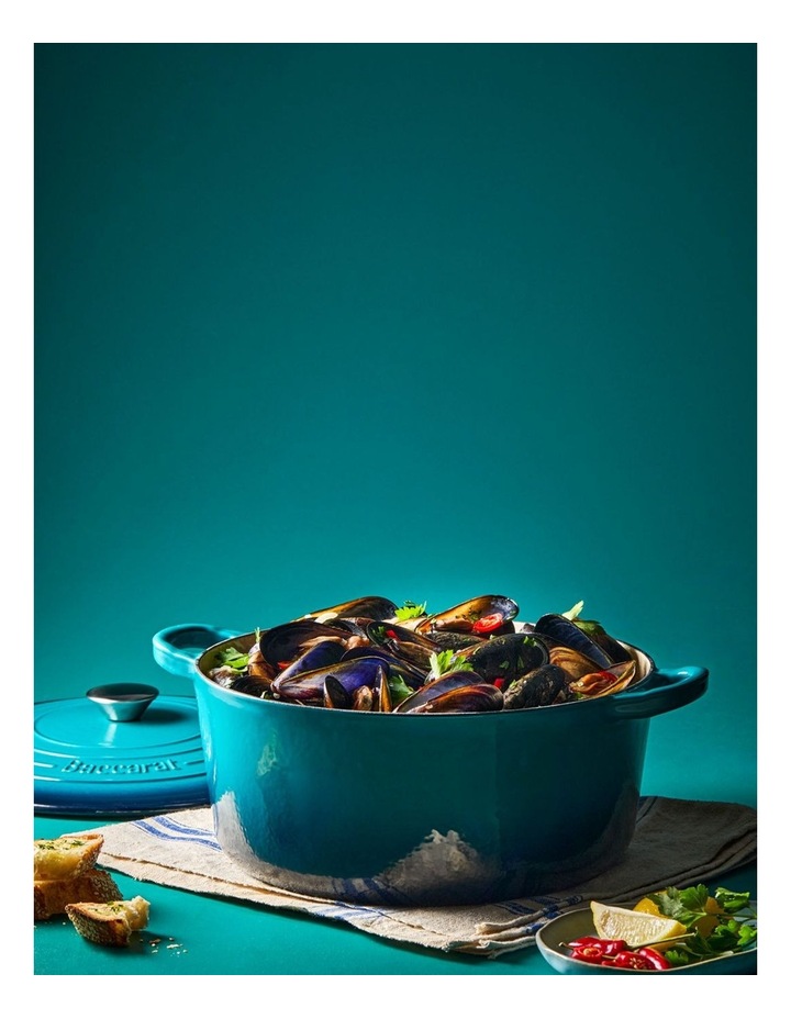 Baccarat Le Connoisseur Round French Oven 29cm 6.3L in Lagoon image 3