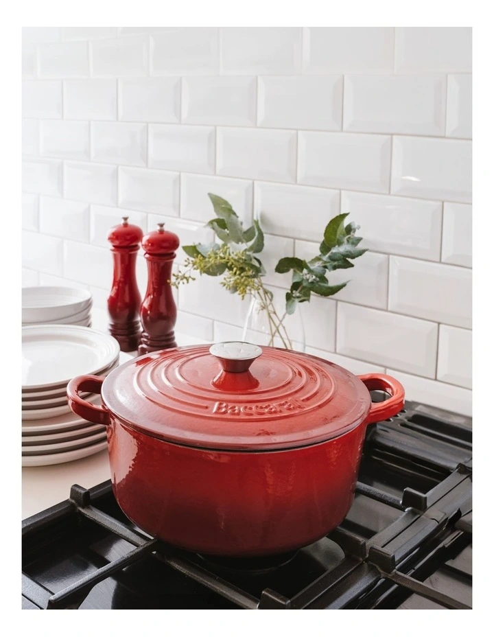 Baccarat Le Connoisseur Round French Oven 29cm 6.3L in Red image 2