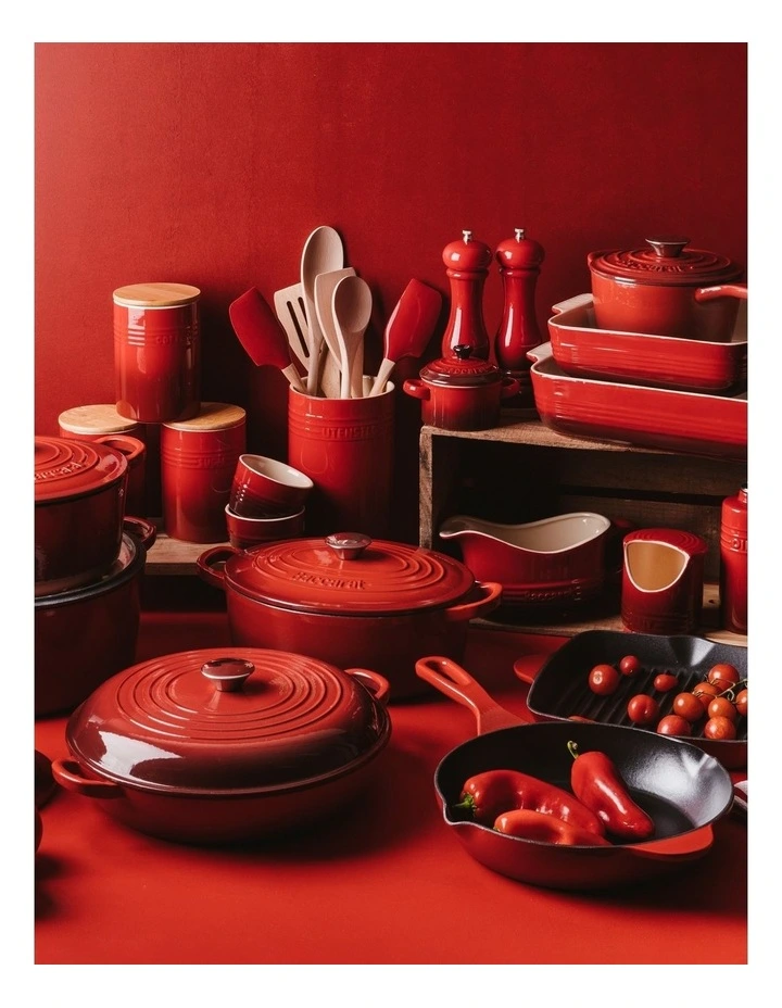 Baccarat Le Connoisseur Round French Oven 29cm 6.3L in Red image 4