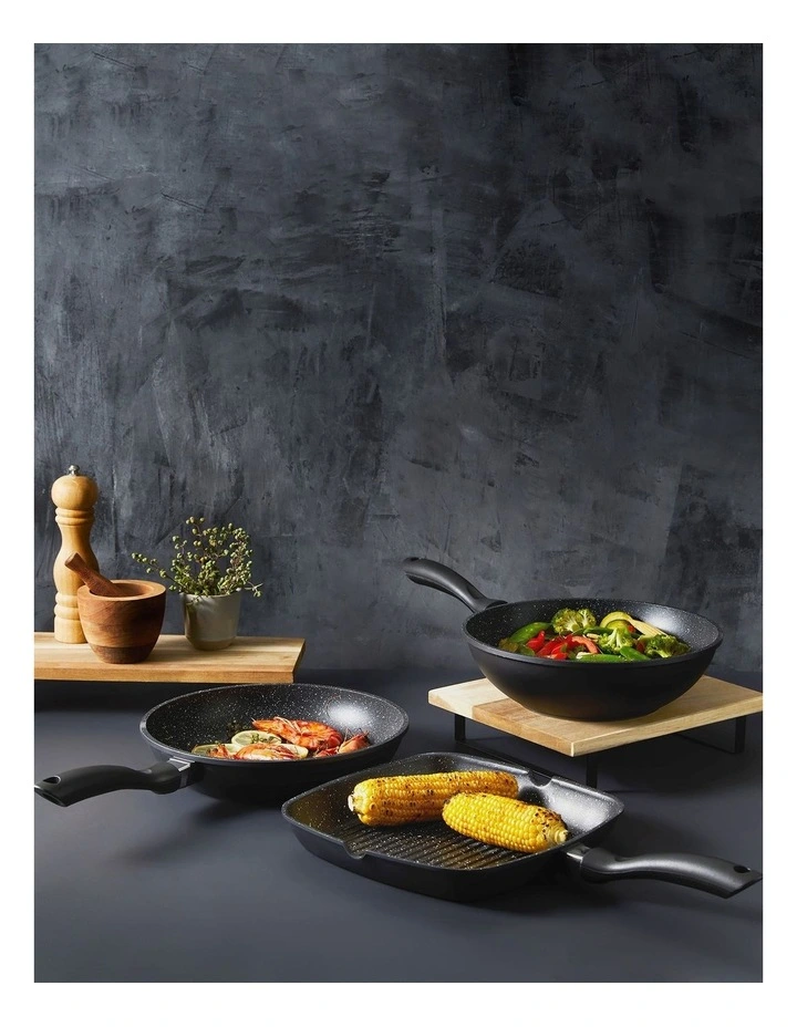 Baccarat STONE Stir Fry Pan 28cm in Black image 6