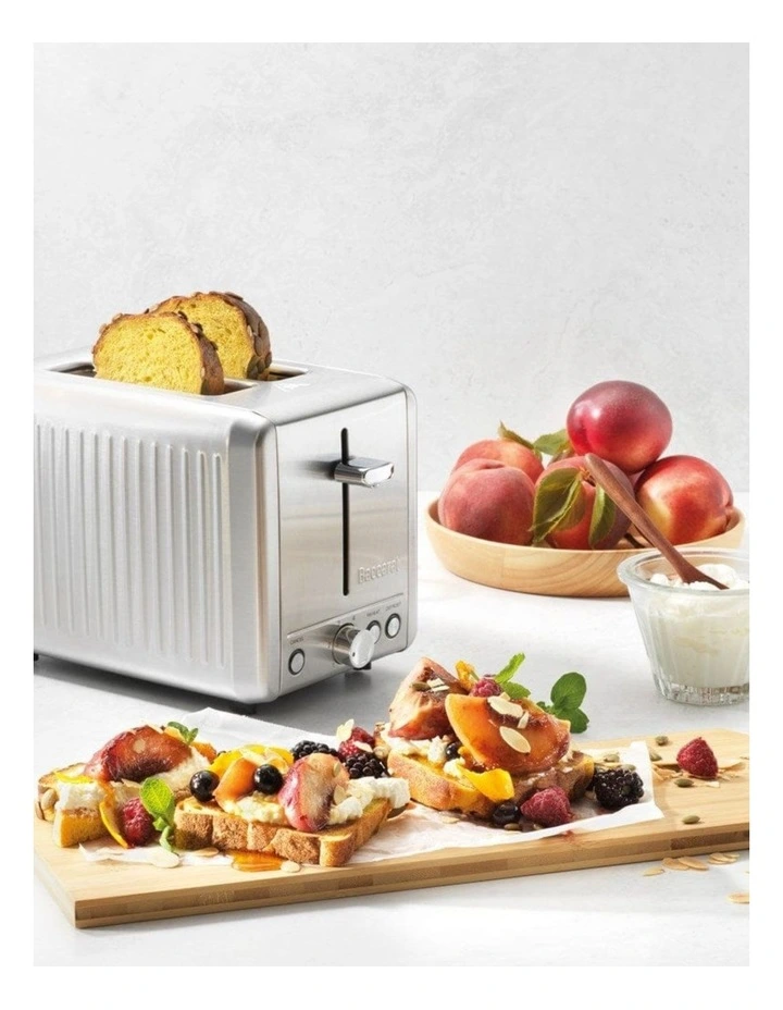 Baccarat The Toasty Slice 2 Slice Toaster in Silver image 5