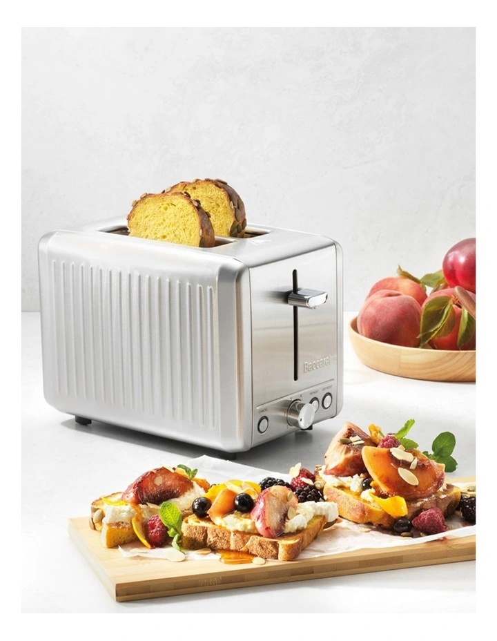 Baccarat The Toasty Slice 2 Slice Toaster in Silver image 7