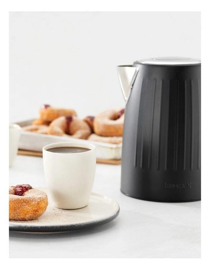 Baccarat The Boiling Point Kettle in Black image 3